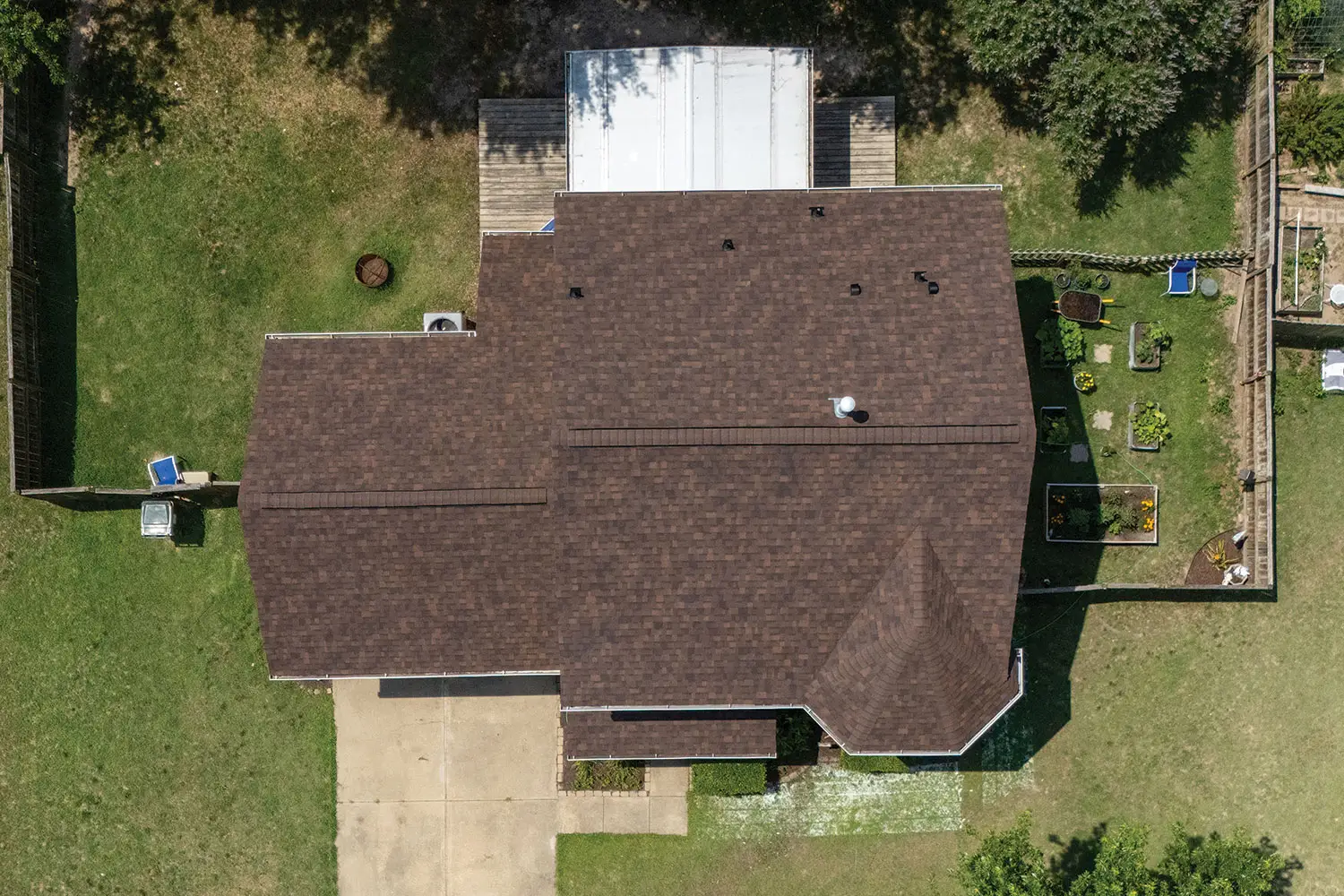 roof repair vs roof replacement